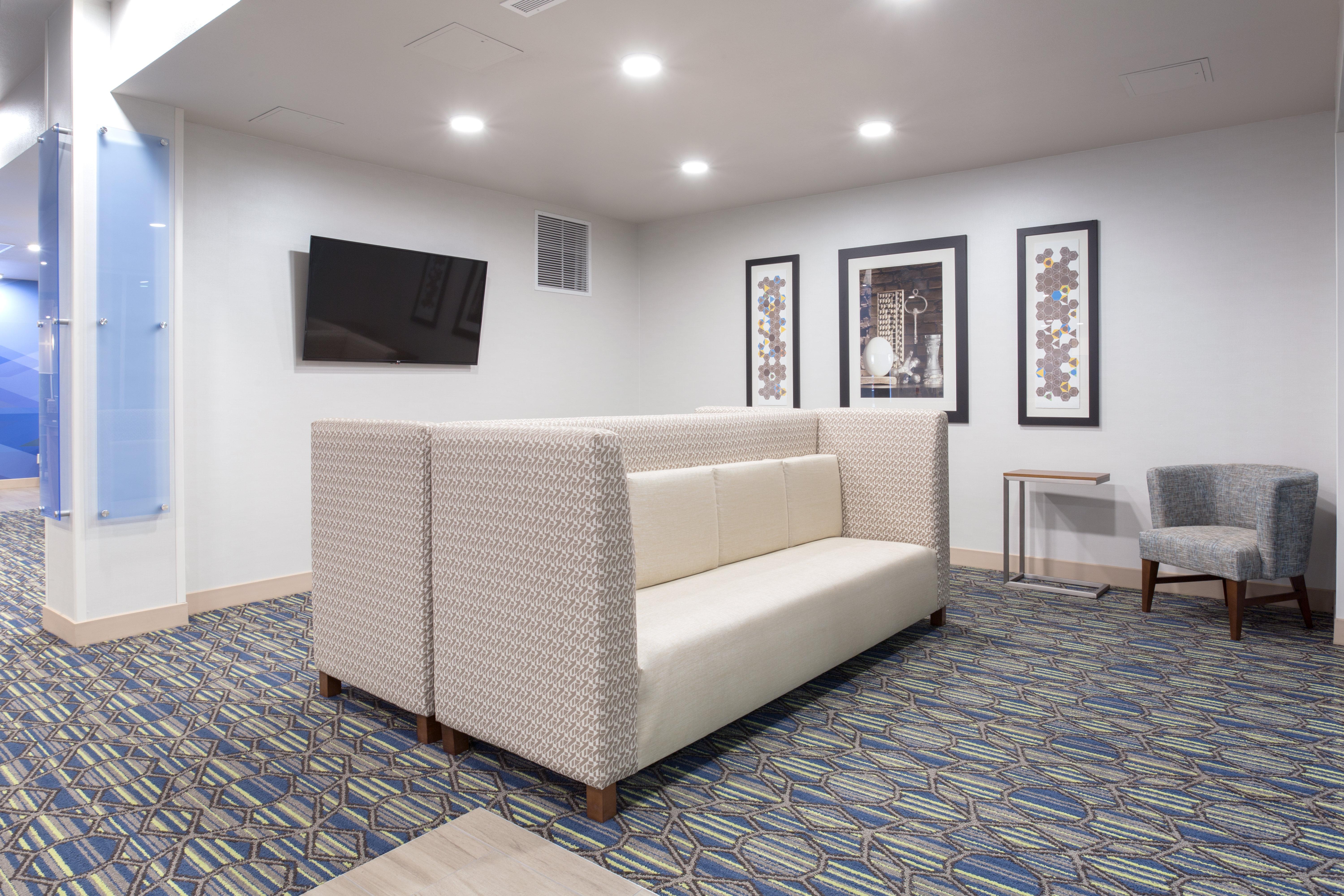 Holiday Inn Express & Suites Lincoln I - 80 By Ihg Buitenkant foto