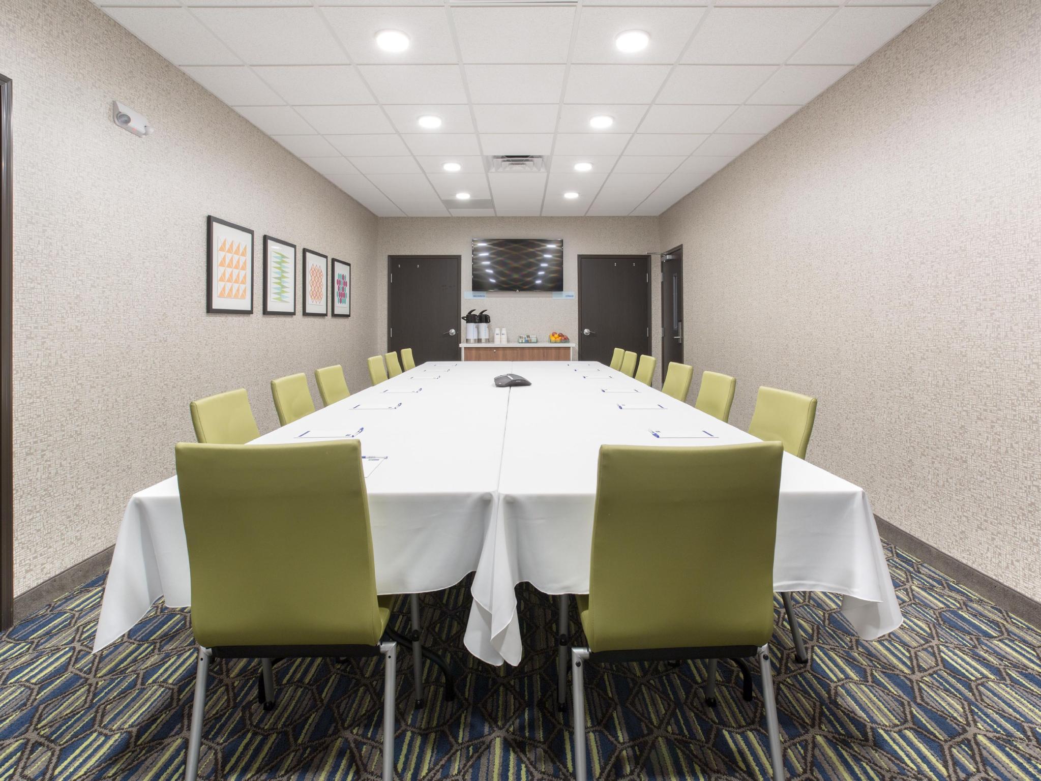 Holiday Inn Express & Suites Lincoln I - 80 By Ihg Buitenkant foto