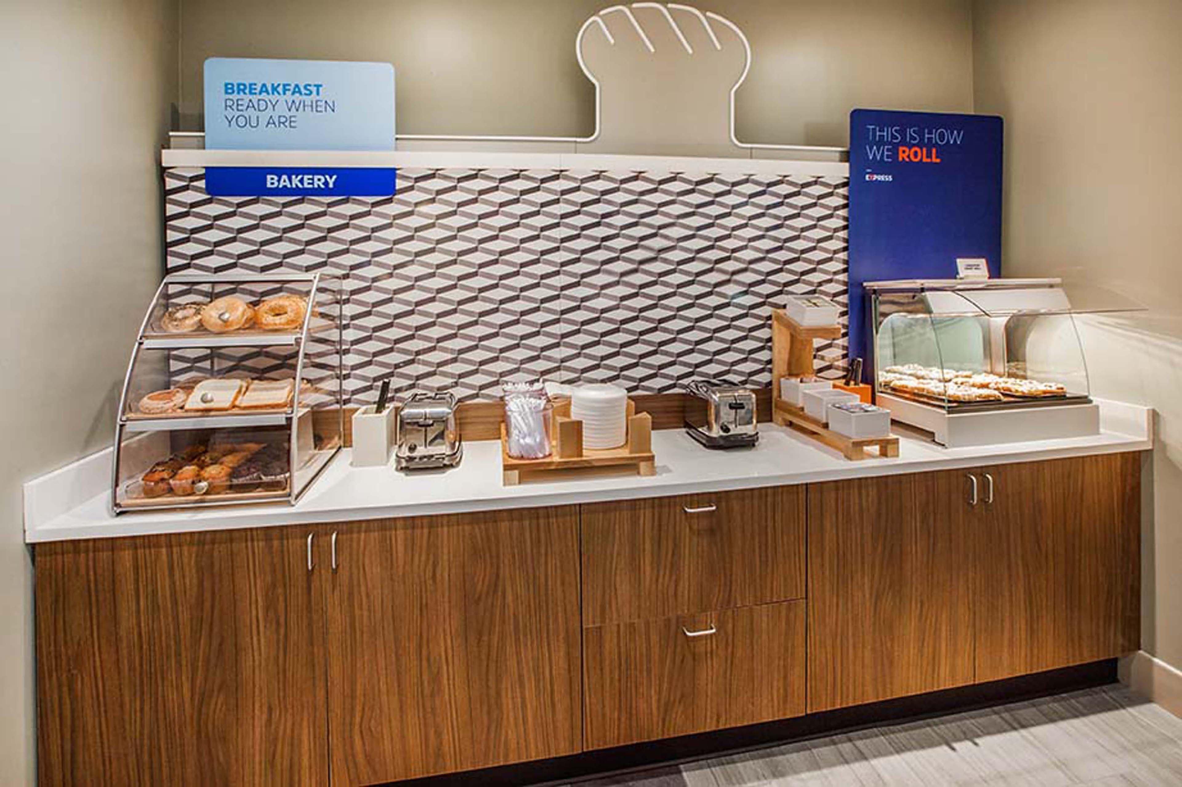 Holiday Inn Express & Suites Lincoln I - 80 By Ihg Buitenkant foto