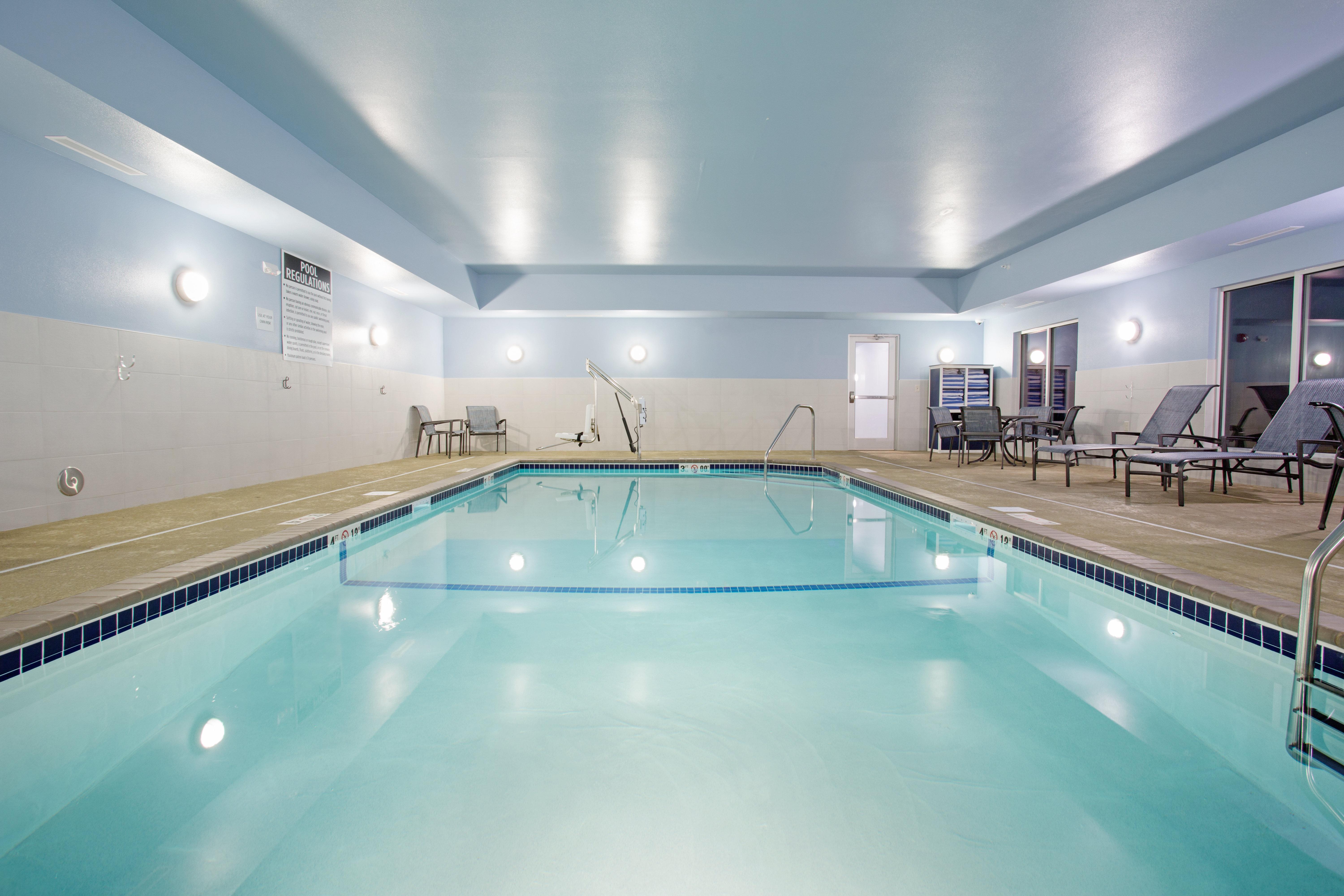Holiday Inn Express & Suites Lincoln I - 80 By Ihg Buitenkant foto