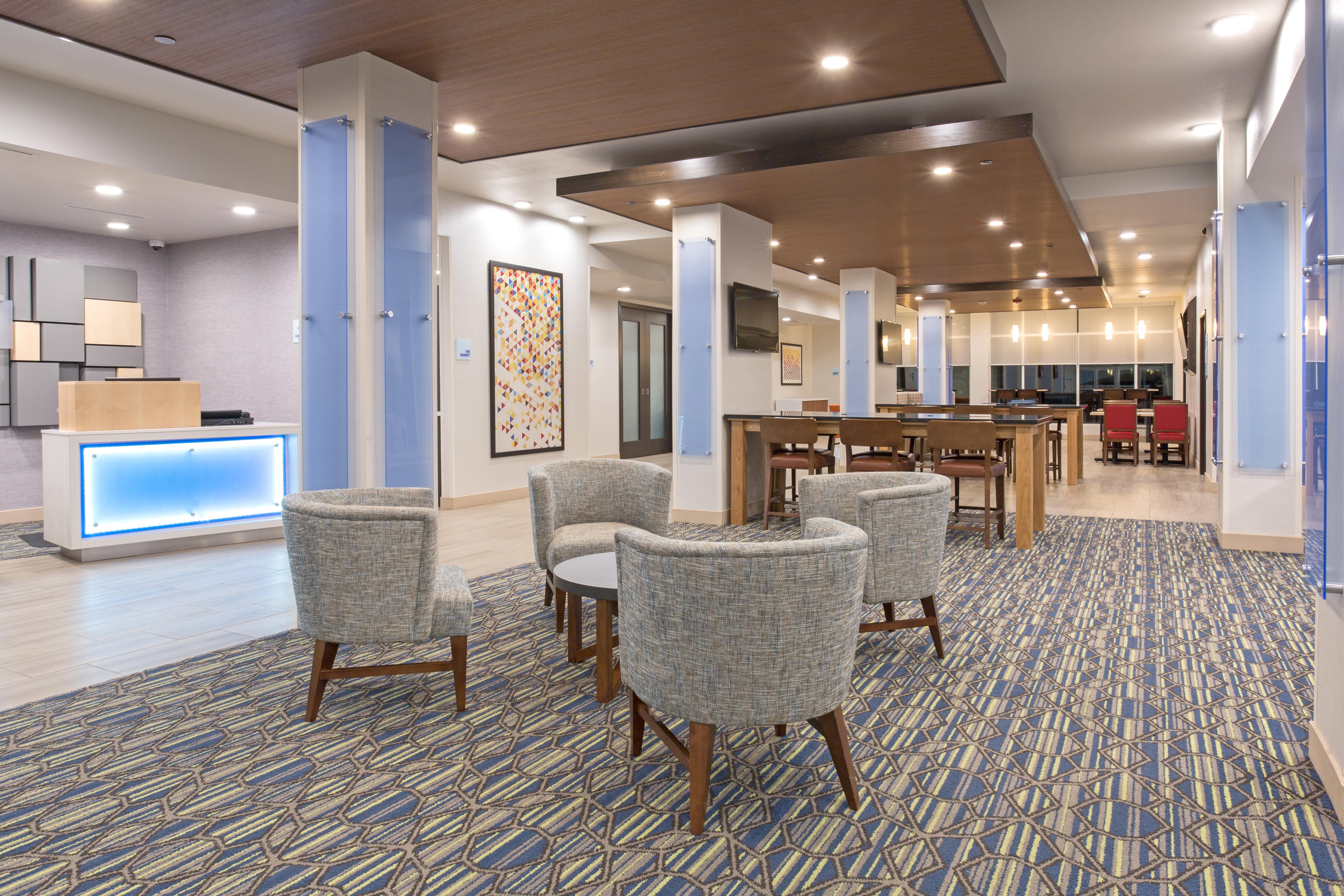 Holiday Inn Express & Suites Lincoln I - 80 By Ihg Buitenkant foto